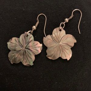Hawaiian flower mother of pearl earrings